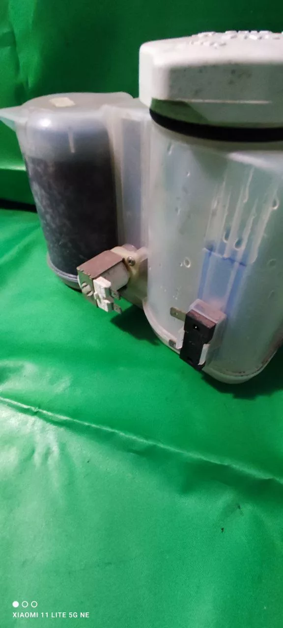 Бункер соли Ariston C00032040 для пмм