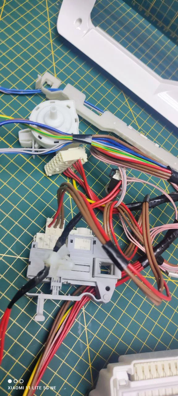 d0eaccde-63cf-424e-a8f6-f1db490d9ed1 Модуль Indesit BWSE 61051 с дефектом
