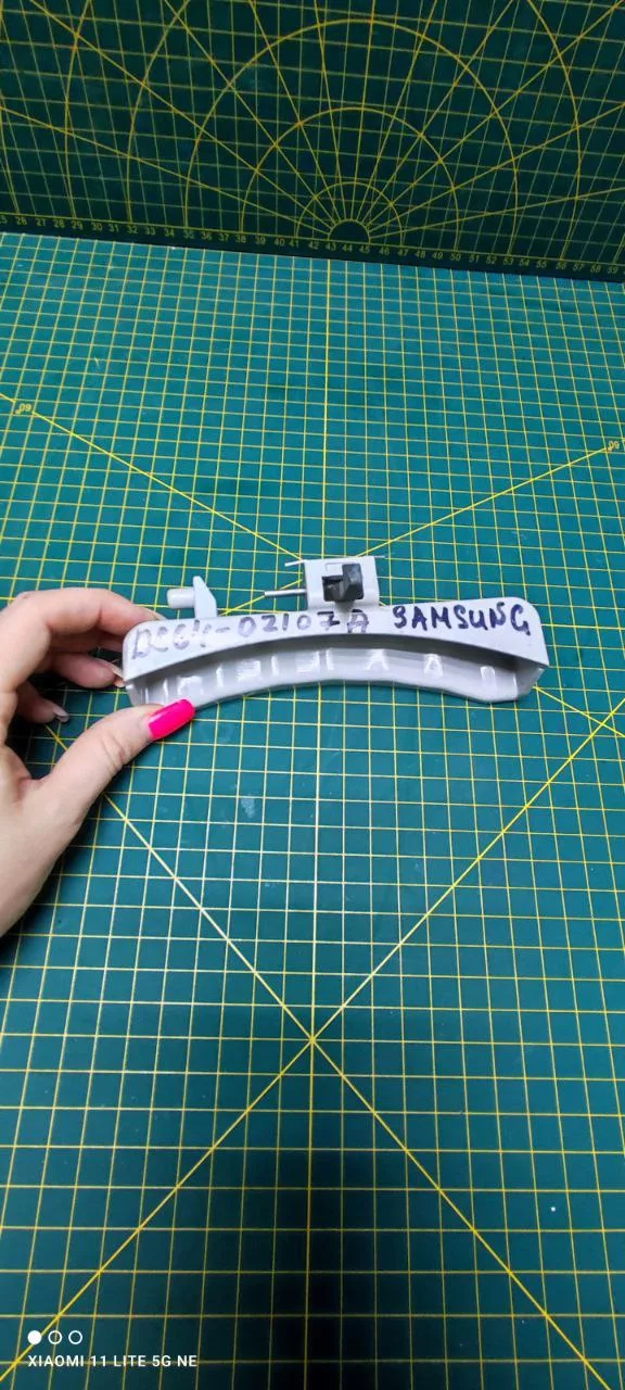 Ручка с крючком Samsung DC64-02107a