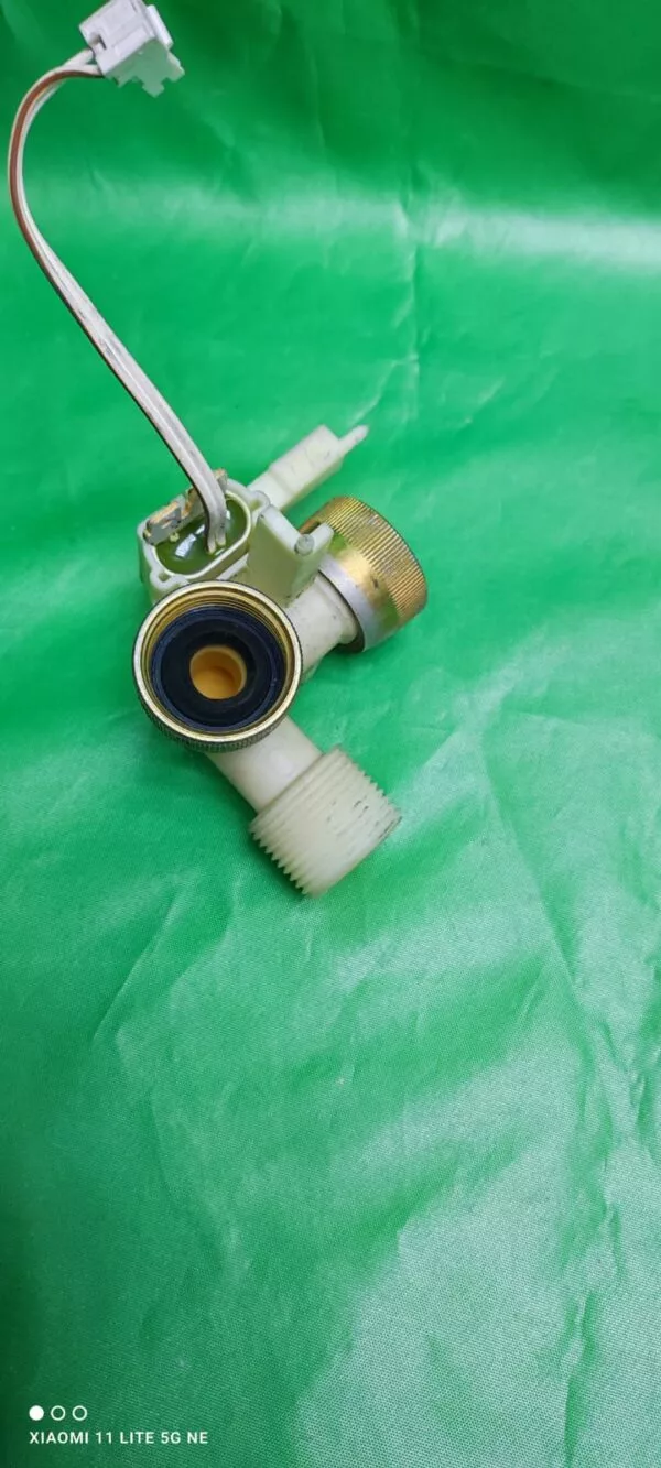 Тройник для клапанов Miele M28618 4364422