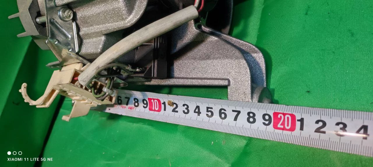 Двигатель Electrolux Nidec 124835020 - 6 контактов