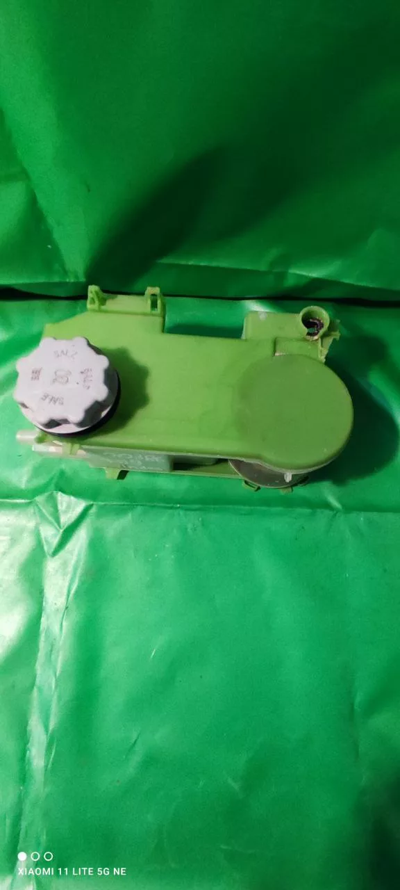 d5588c1f-a528-4869-b7cf-ec17df70278b Бункер соли Indesit C00386789 для пмм