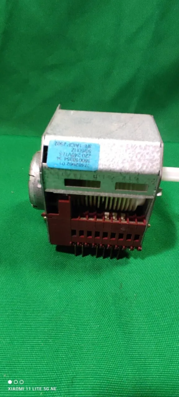 d72tGDVgKak Программатор Indesit 160010354.04