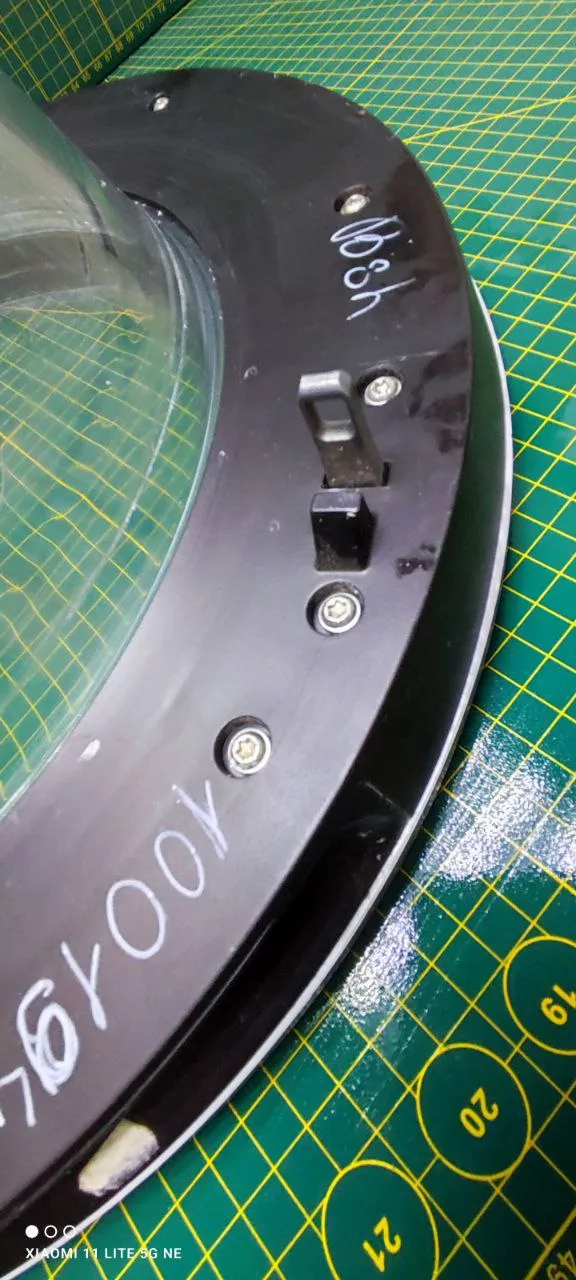 Люк Bosch 100194 с дефектом