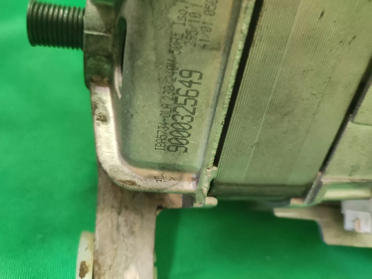 Двигатель Bosch 9000325649 -6 контактов