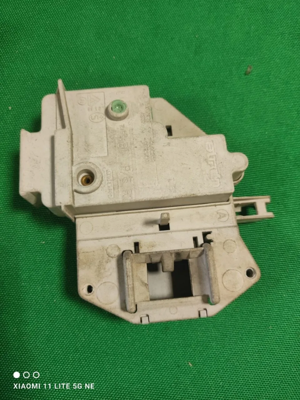 Замок люка (УБЛ) Bosch 3063185AA4