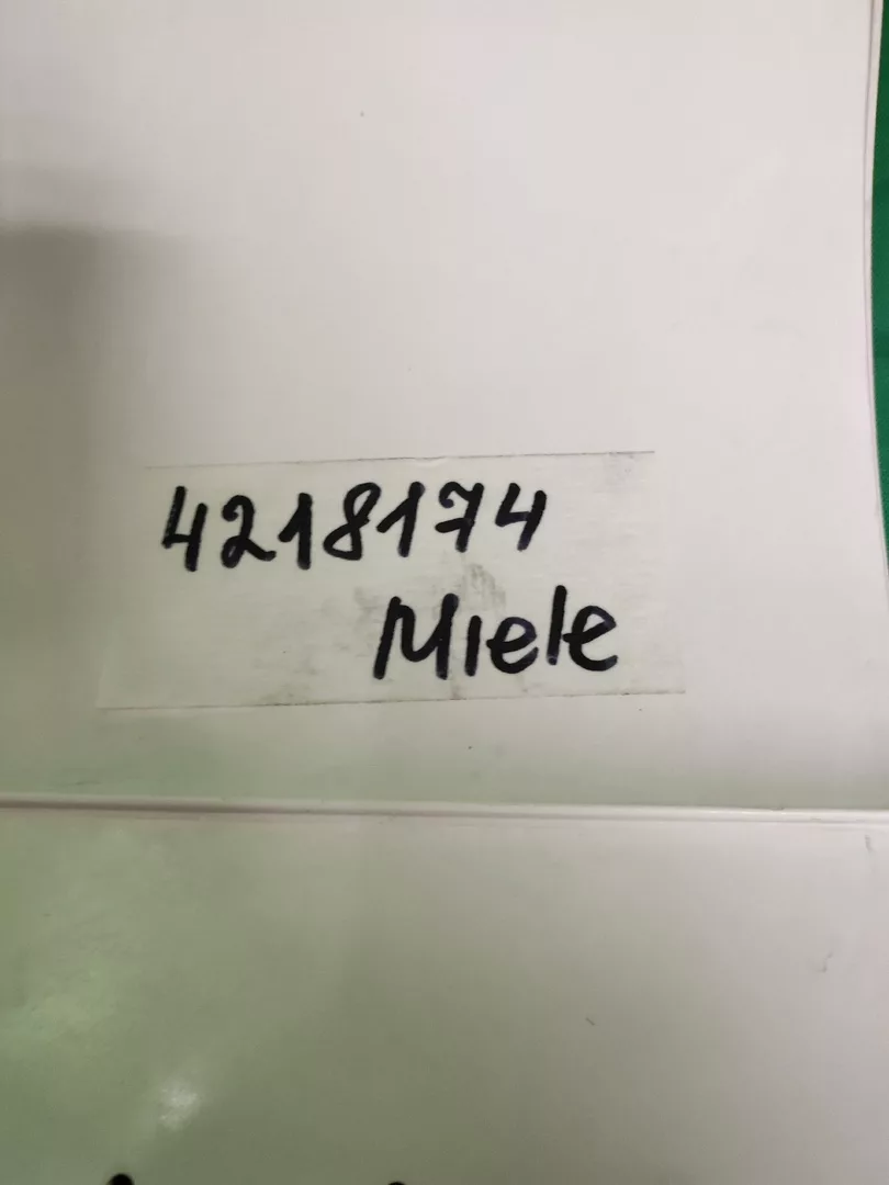 Крышка люка Miele 4218174 стиральной машины с вертикальной загрузкой