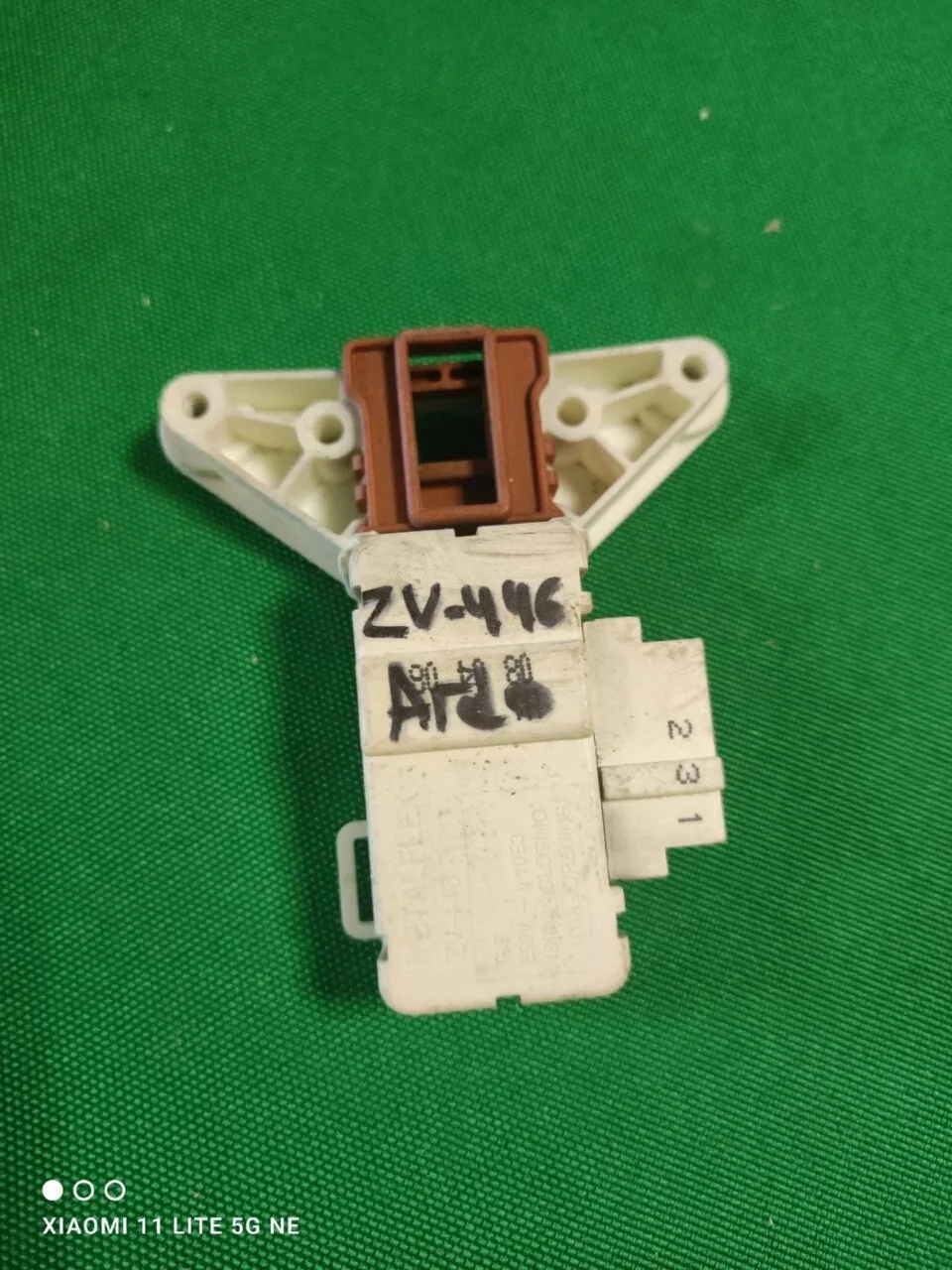 Замок люка (УБЛ) Electrolux Ardo ZV-446
