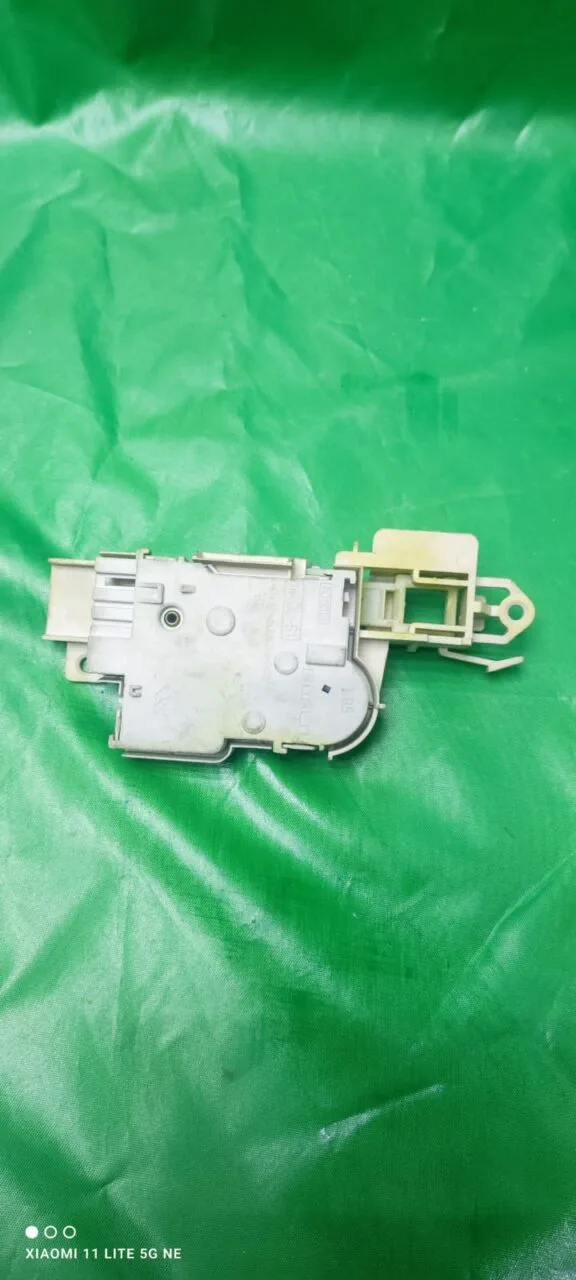 Замок люка (УБЛ) Electrolux 146117403