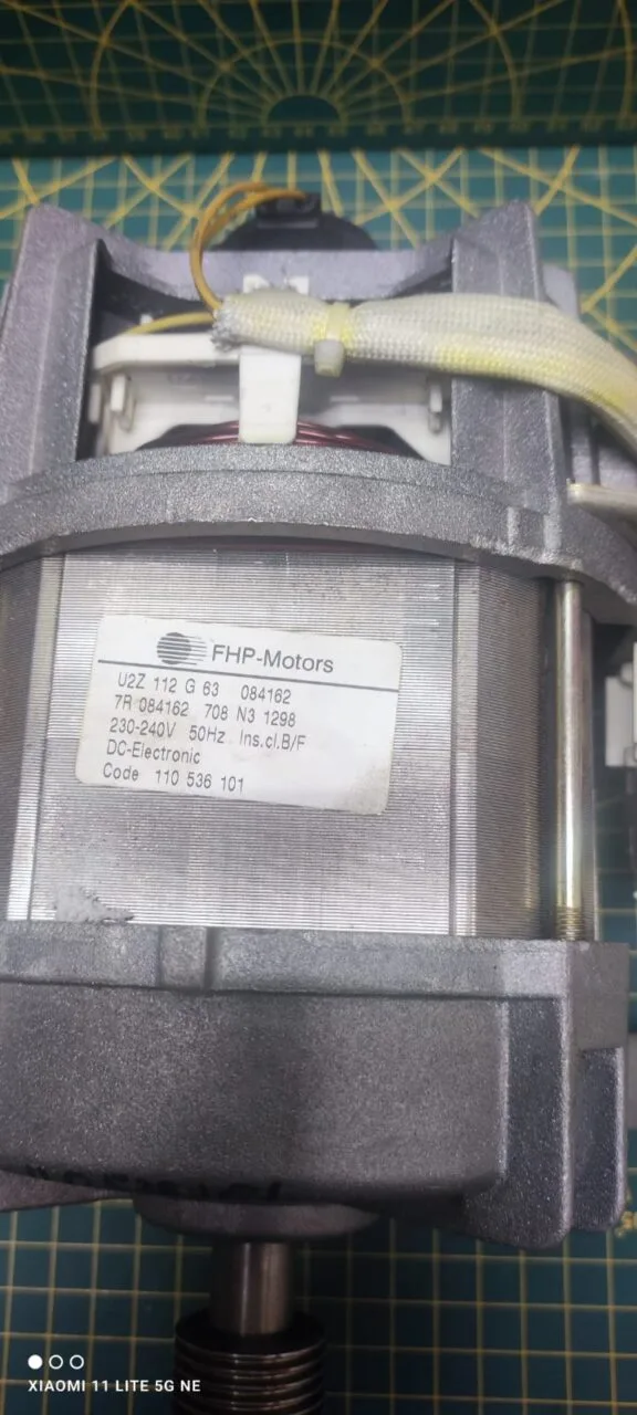 Двигатель Electrolux FHP 110536101 8 контактов