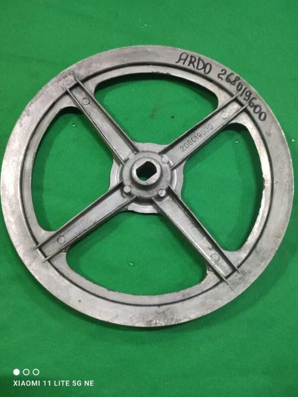 Шкив Electrolux 268019600 клин.