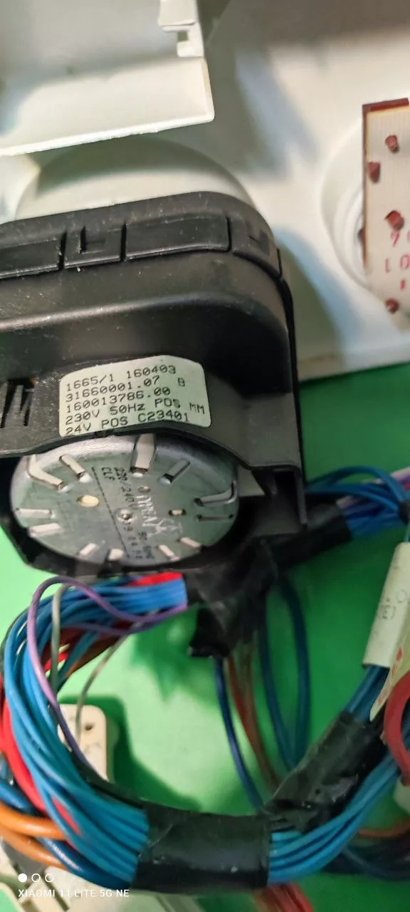 e0acd8c0-6400-48bd-b18d-e584b9bf256a Модуль Indesit W105TX с дефектом