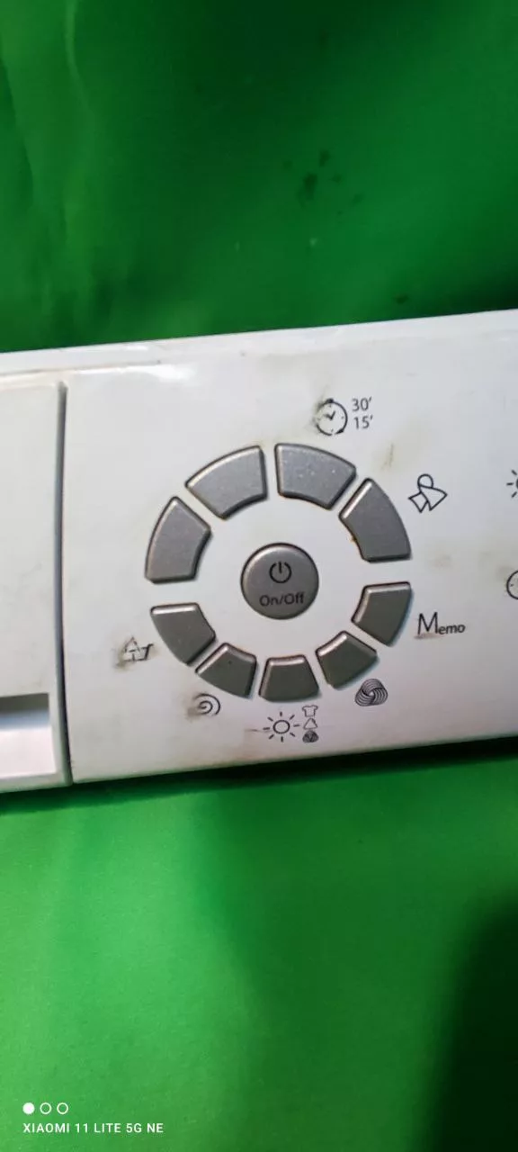e0fc20a4-7957-4fdb-bff6-9098ba99c216 Панель управления Ariston ARMXXD1297 с дефектом