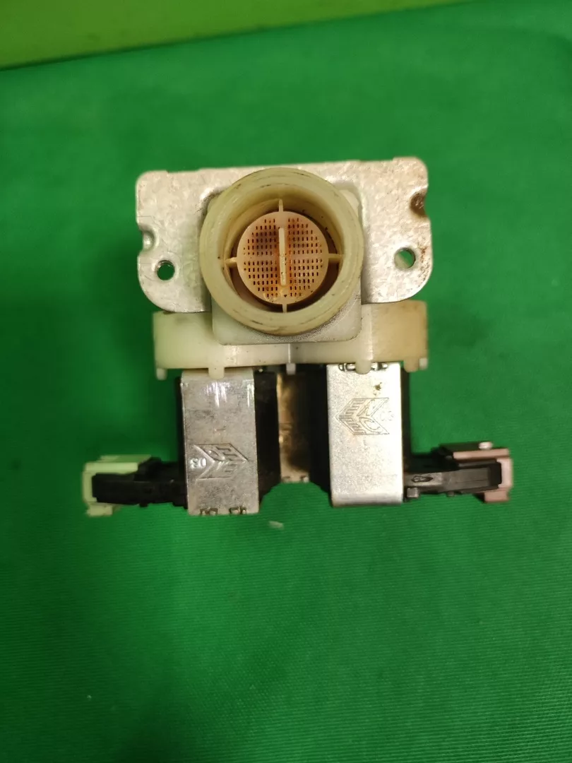 Клапан тройной Electrolux 132548711 микрофишка