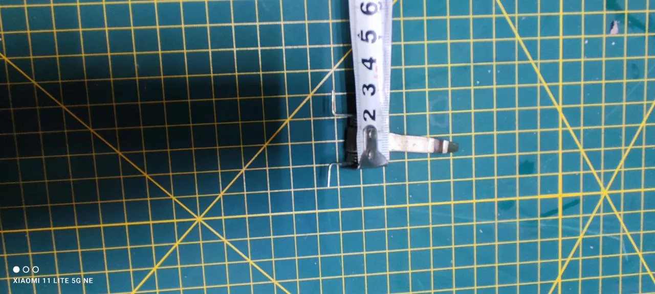 Крючок с пружиной Samsung D77312