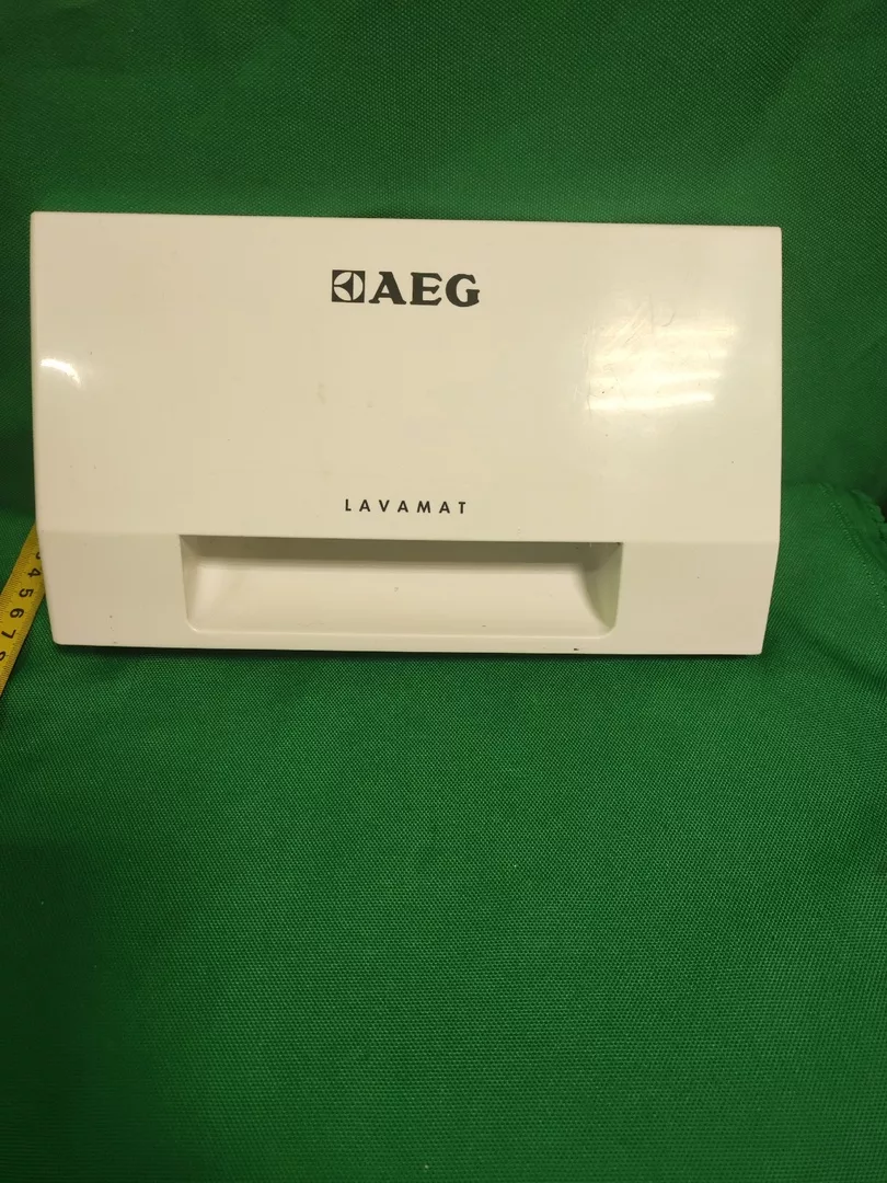 Панель порошкоприемника AEG 132760800 Панель порошкоприемника AEG 132760800