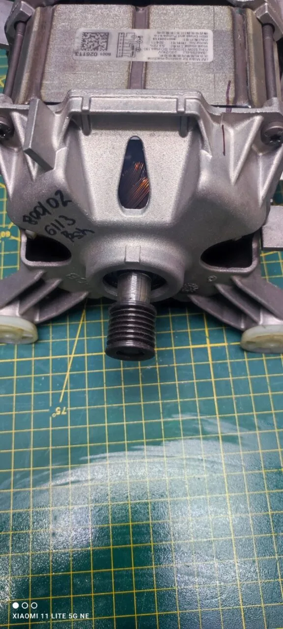 Двигатель Bosch 8001026113 с 3d-датчиком 7 контактов