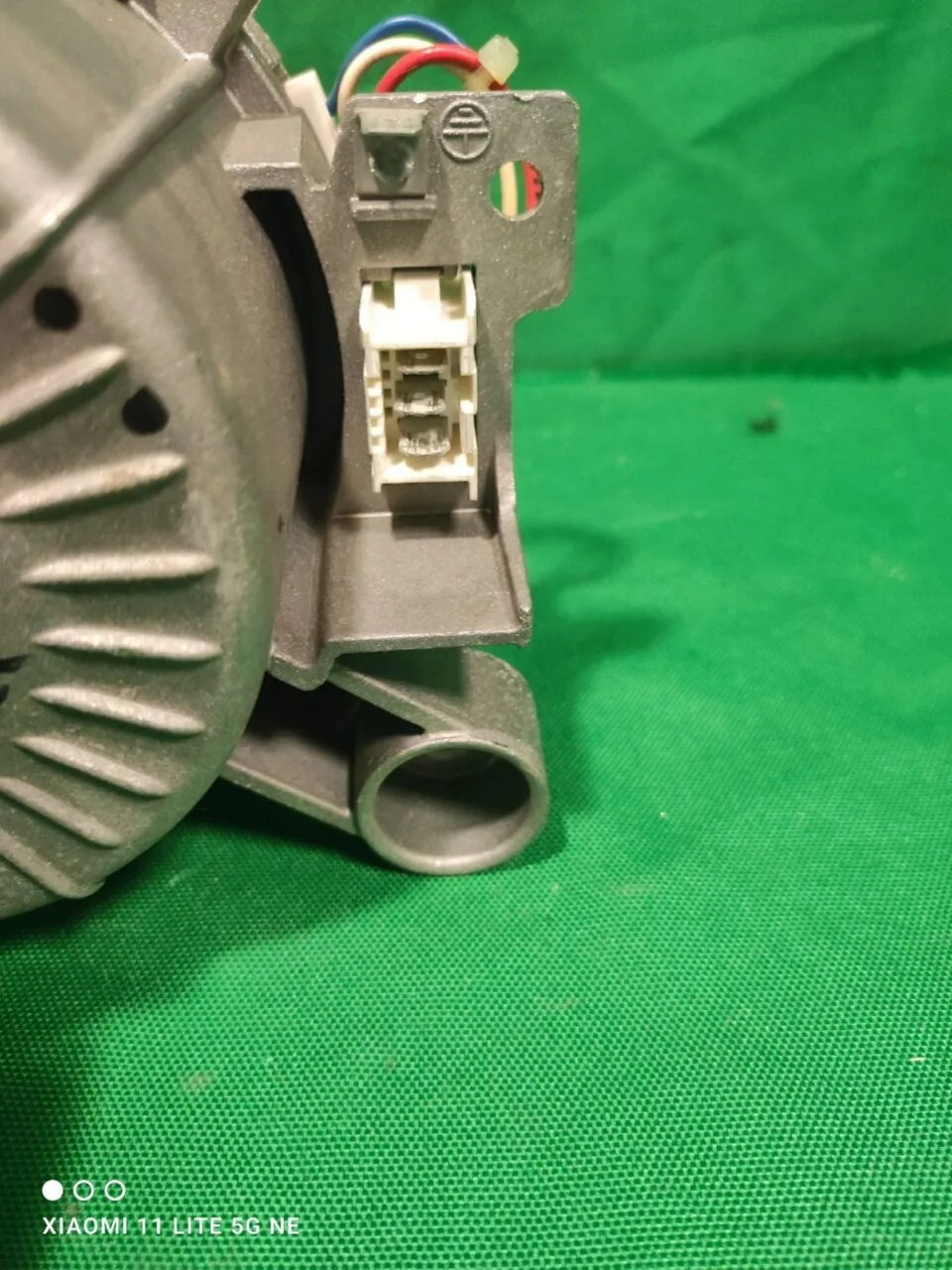 Двигатель AEG WB102d53e01 Nidec -3 контакта