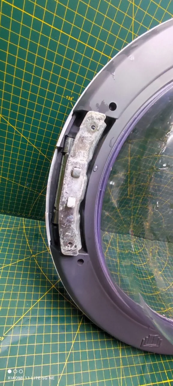 Люк Ariston AR70811 для сушильной машины