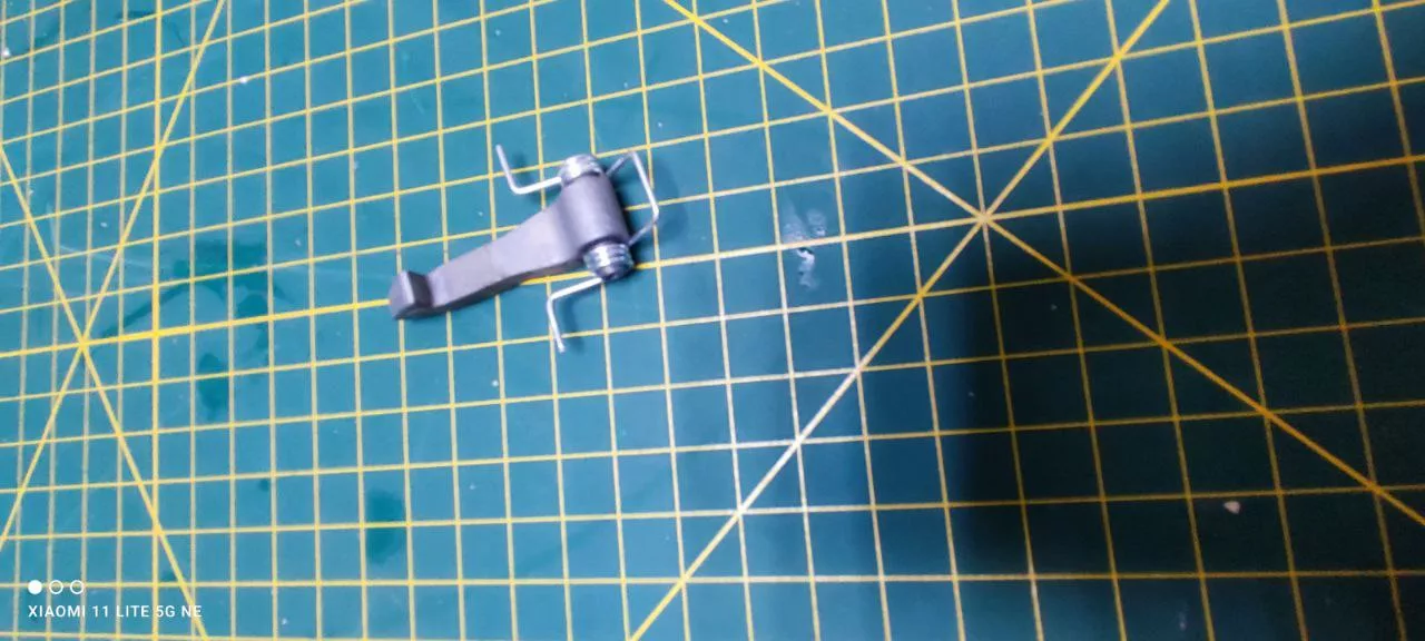 Крючок с пружиной Samsung D77614