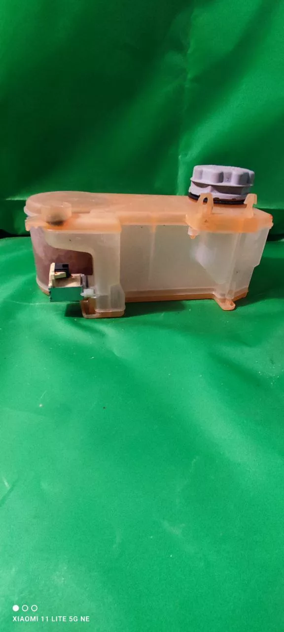 ffc97324-2899-4d30-a66b-cc546c6a838d Бункер соли Indesit C00256548 для пмм
