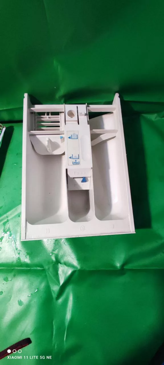 Лоток порошкоприемника Bosch B200139AA7