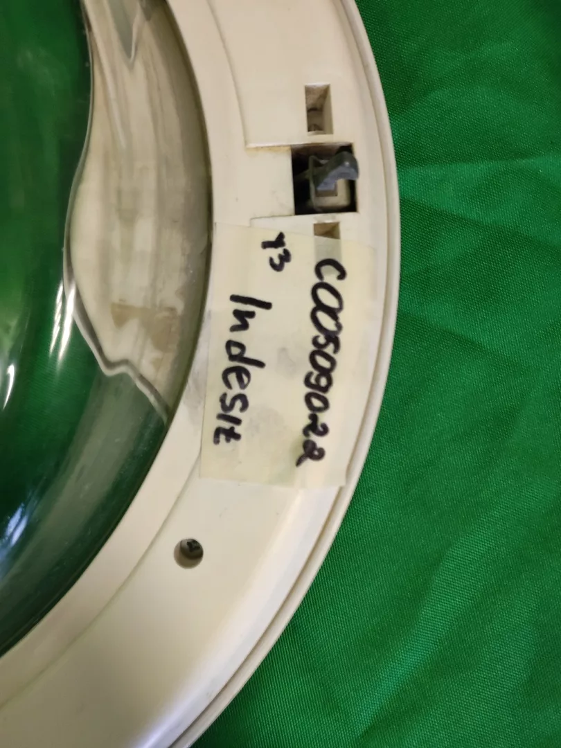 Люк в сборе Indesit C00509022 узкое стекло