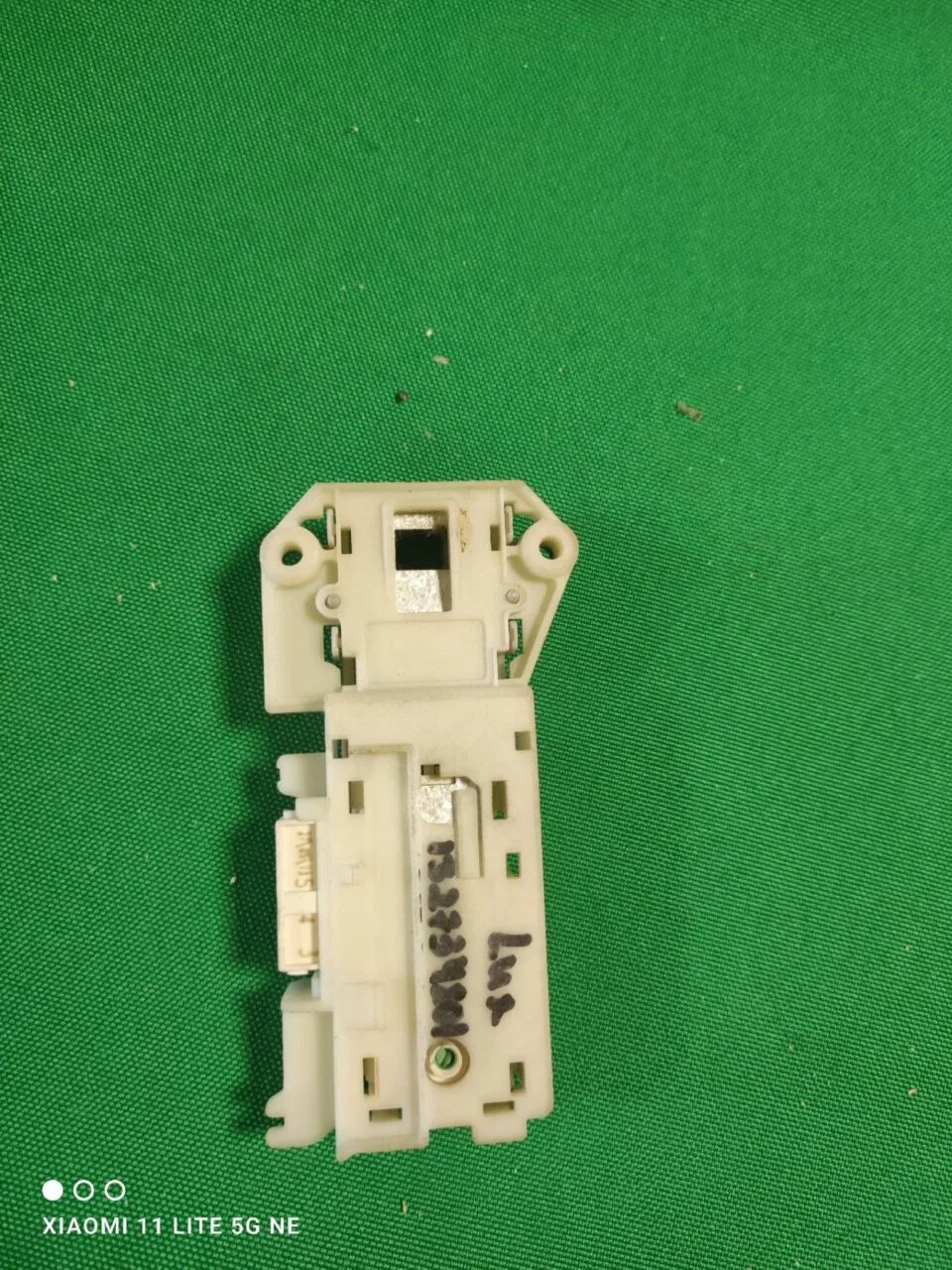 Замок люка (УБЛ) Electrolux 132734801