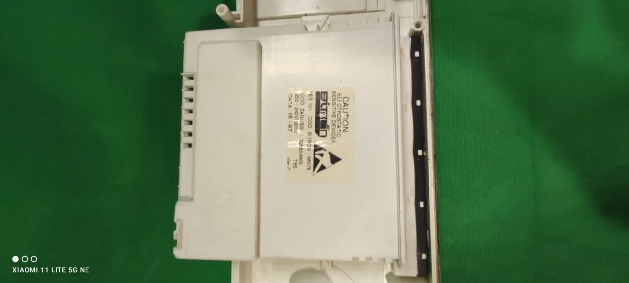 Панель с модулем Electrolux ESL 693