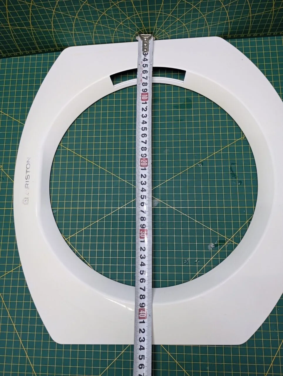 Обрамление внешнее Ariston 2500263 бел