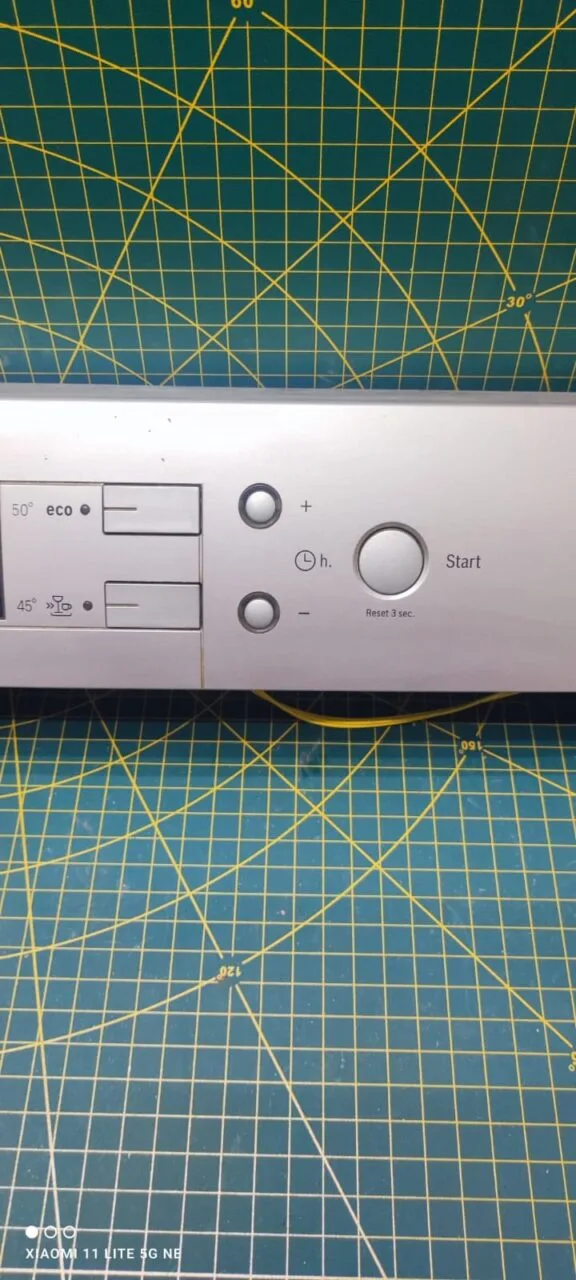 hJ1y9QqVqrs Панель управления Bosch 9000946497 для пмм