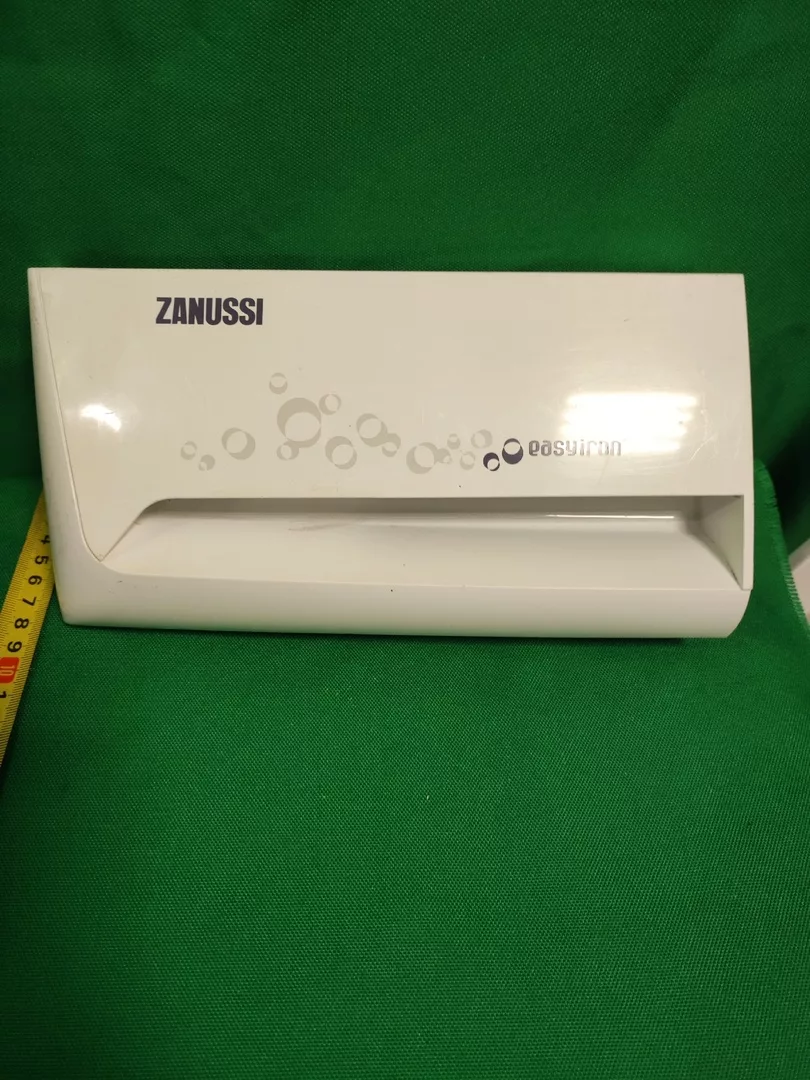 Панель порошкоприемника Zanussi 1325307