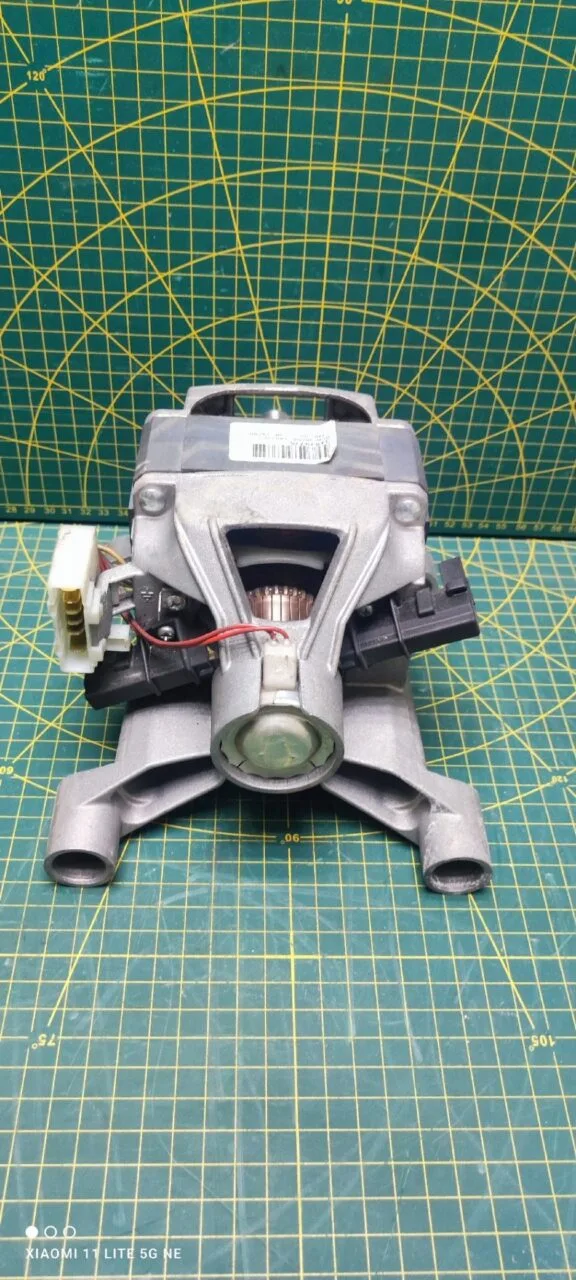 Двигатель Zanussi Ceset 30023397 6 контактов