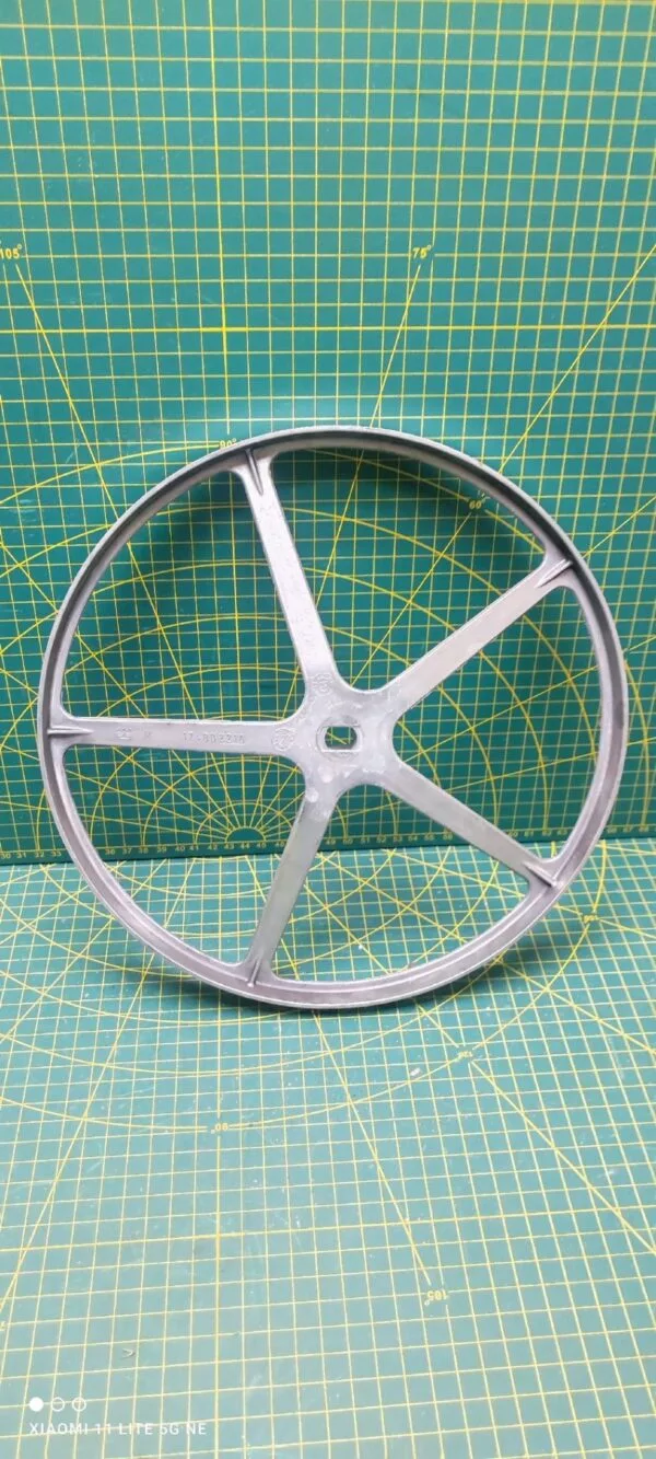 Шкив Indesit 174002210