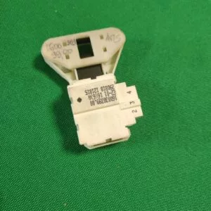 Замок люка (УБЛ) Ariston 160030399.00 Замок люка (УБЛ) Ariston 160030399.00