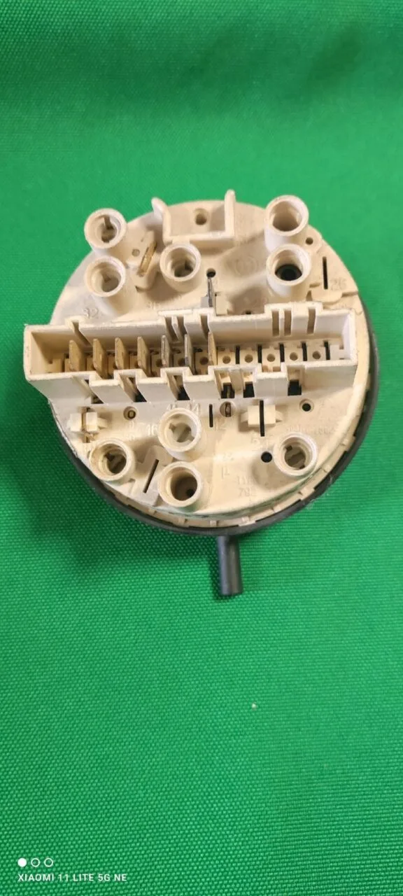 Прессостат Bosch 3065072ab0