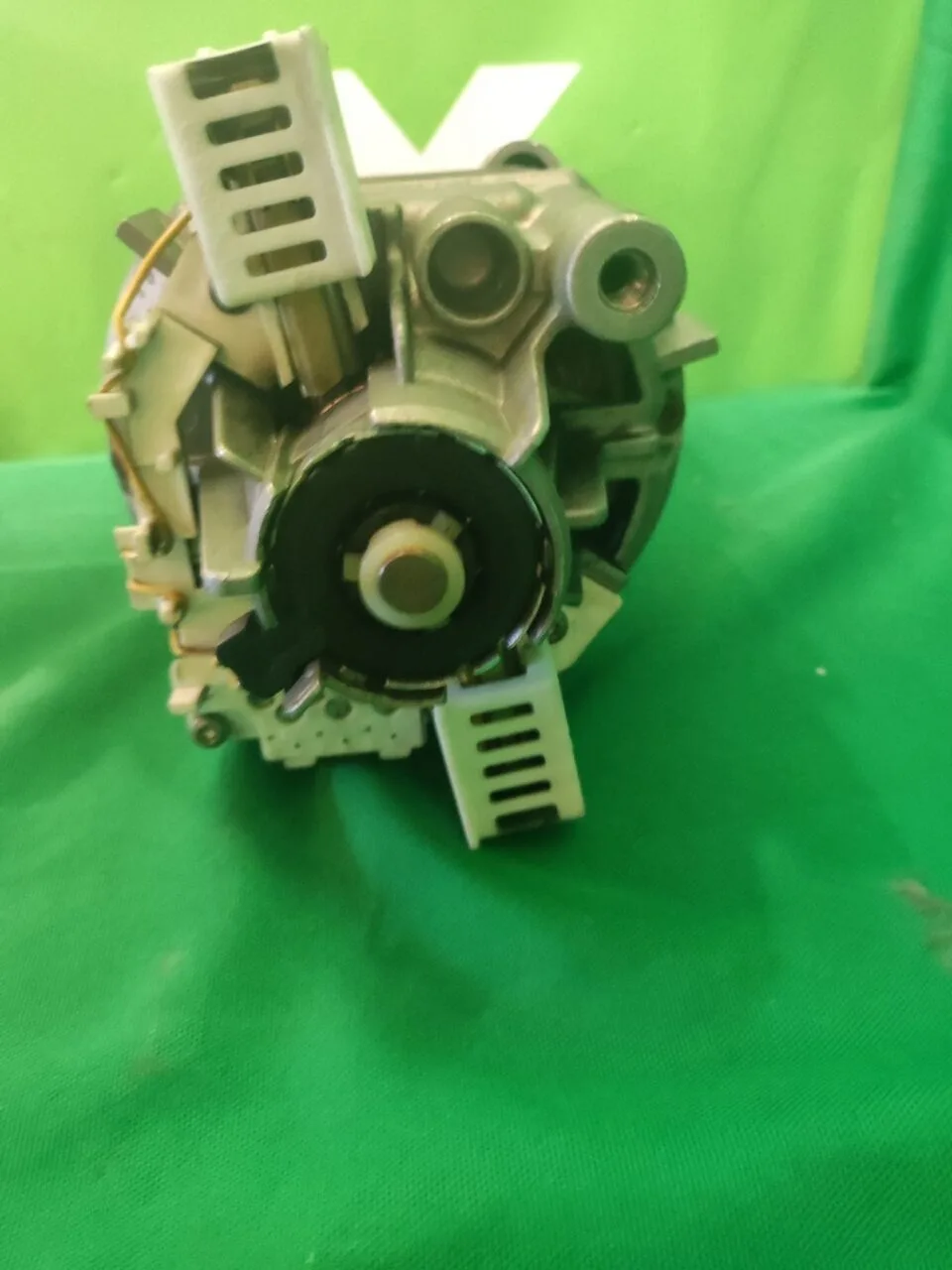 Двигатель Ariston 16001313500 -6 контактов