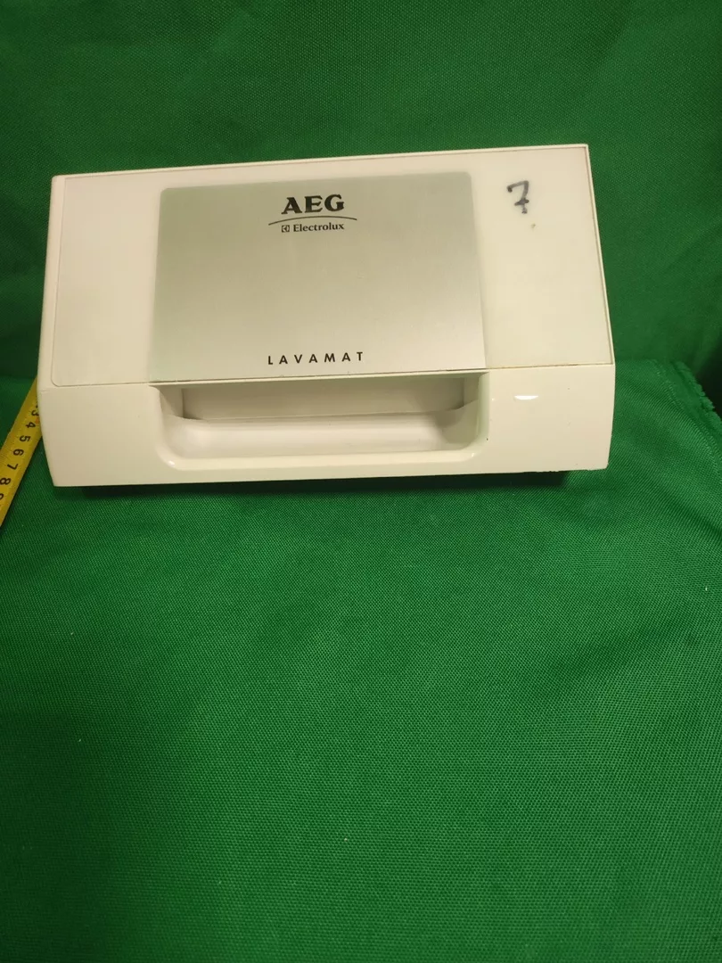 Панель порошкоприемника AEG 110880200-2 сер
