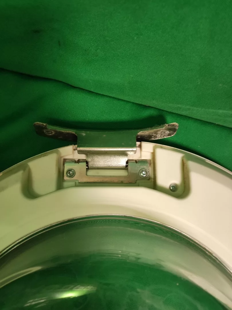 Люк Indesit C00480535 петля