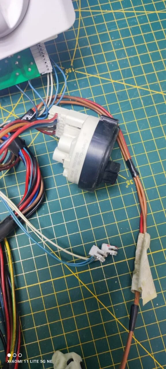 Модуль Indesit WIU 102 с деф (сломана панель)