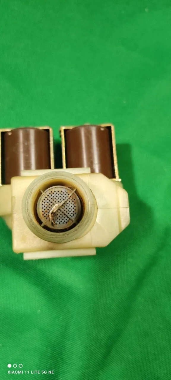 Клапан двойной Bosch 3037075 AB0 (AB8) фишка
