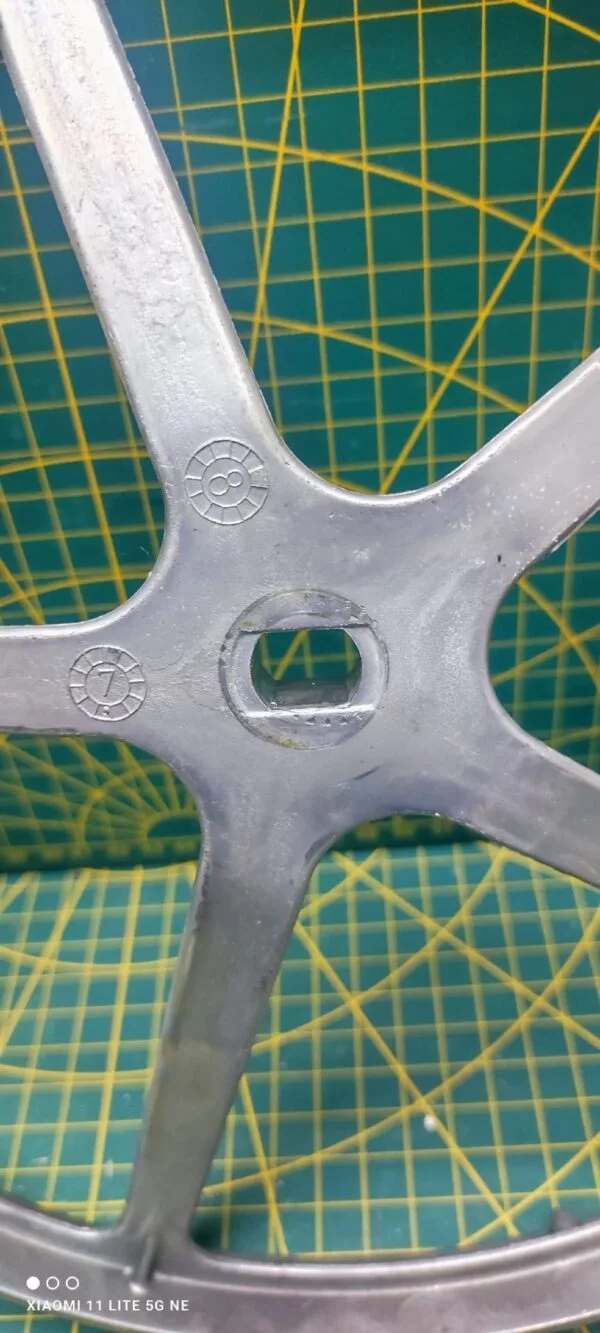 Шкив Indesit 174002210