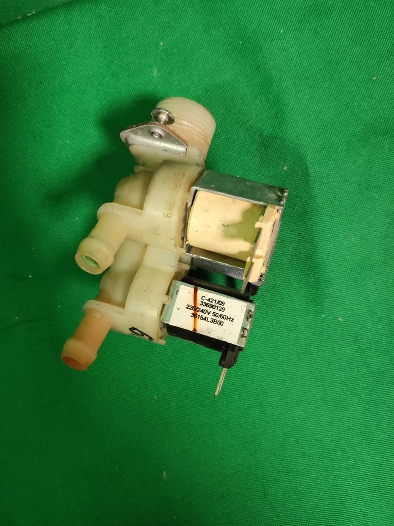 nmt60HiA0E4 Клапан 3й Daewoo 33690129 контакты