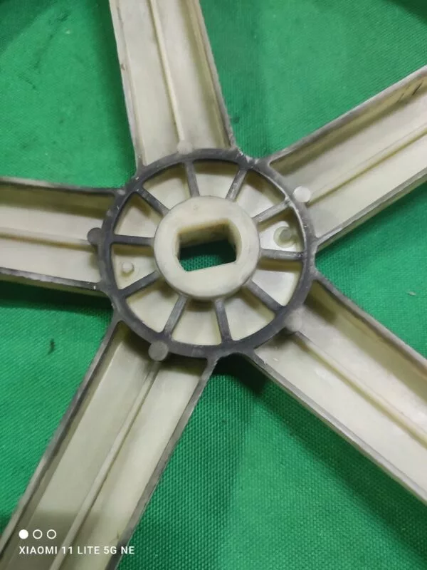 Шкив Indesit 17400257