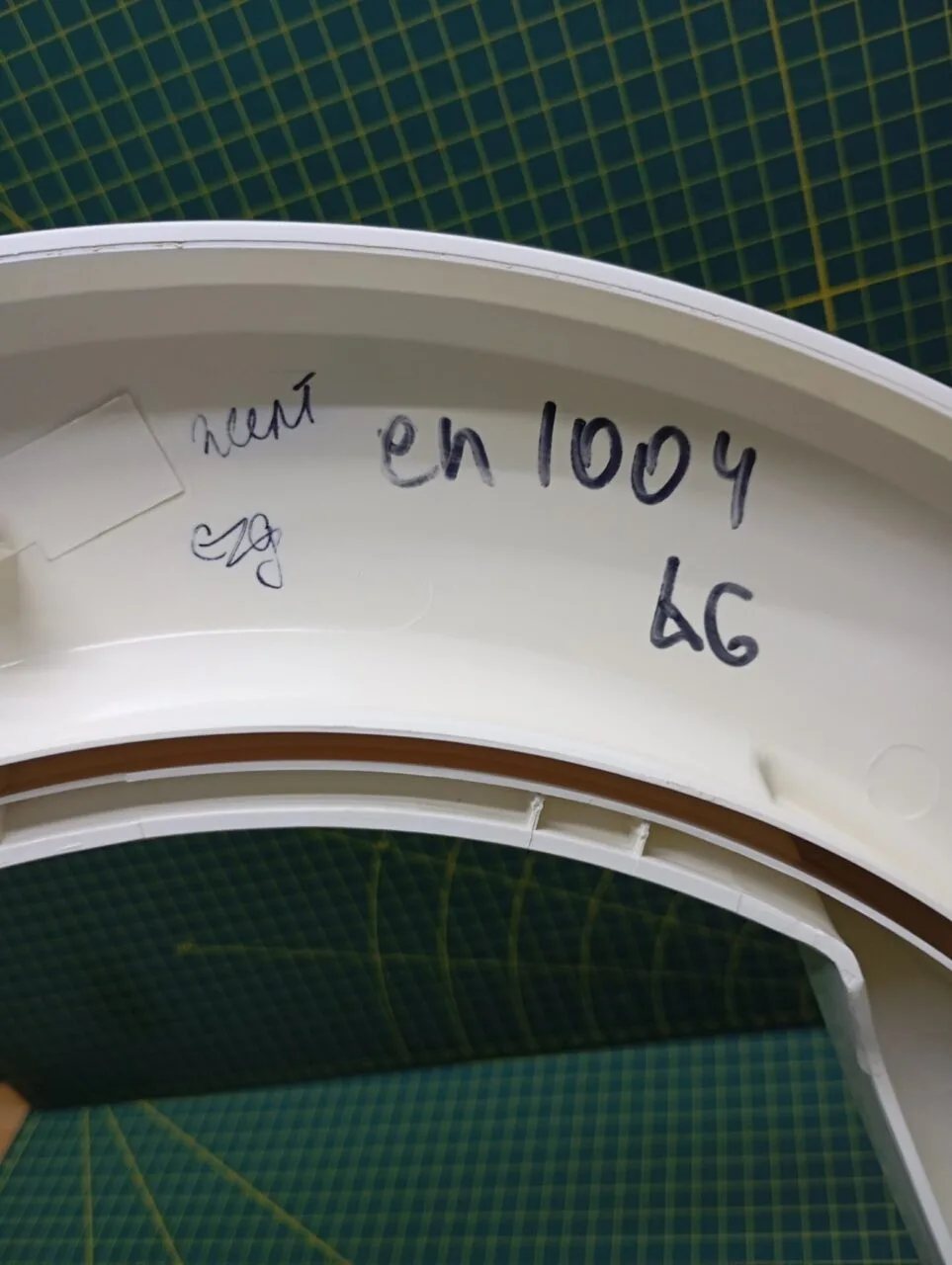 Обрамление внешнее LG 3212er1004-2 желт