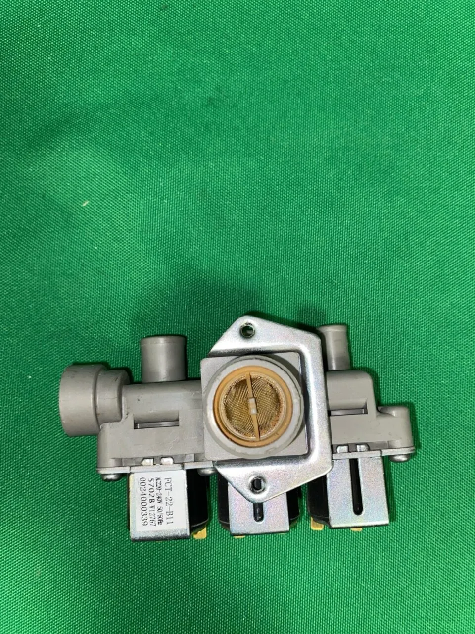 Клапан тройной Haier 0024000339 контакты