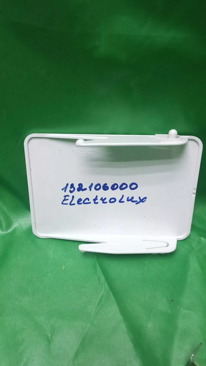 Панель сливного фильтра Electrolux 132106000 к стиральной машине
