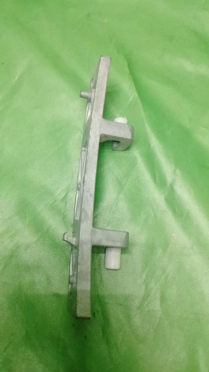 Петля люка Bosch 9000232448 +2втулки