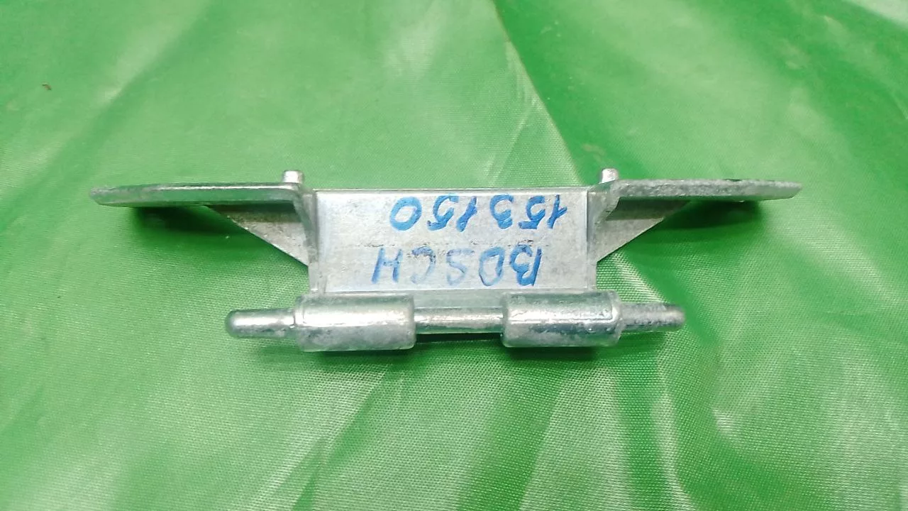 Петля люка Bosch 153150