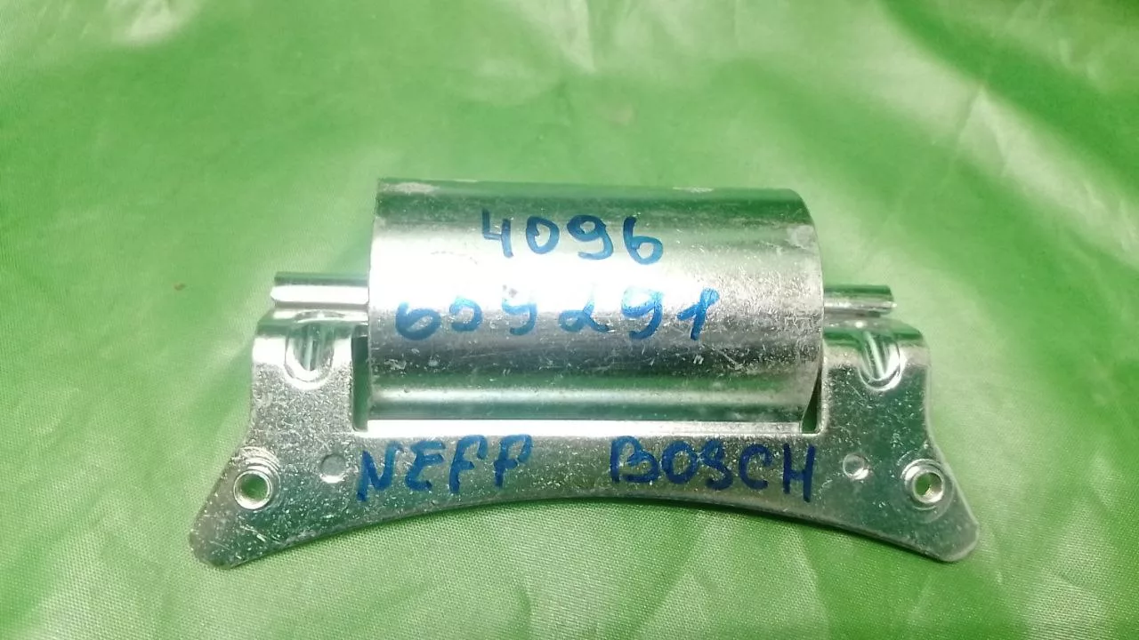 Петля люка Bosch Neff 659291